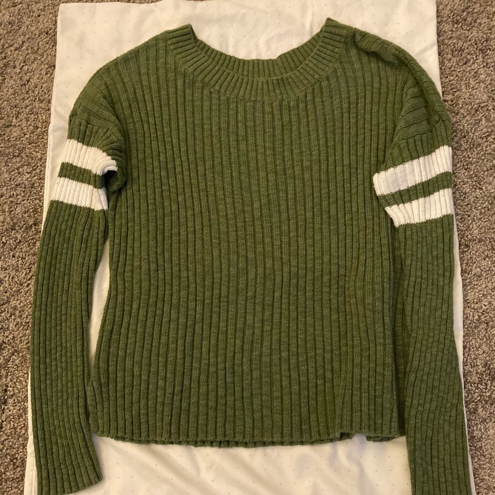 Hollister Cropped Sweater